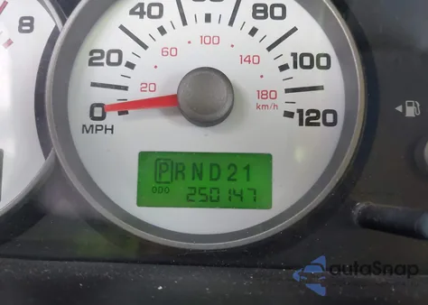 2005 Ford Escape Xlt из США, поврежденный, VIN 1FMYU03135KB05862